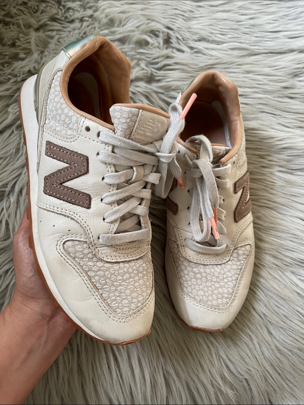 New balance 696